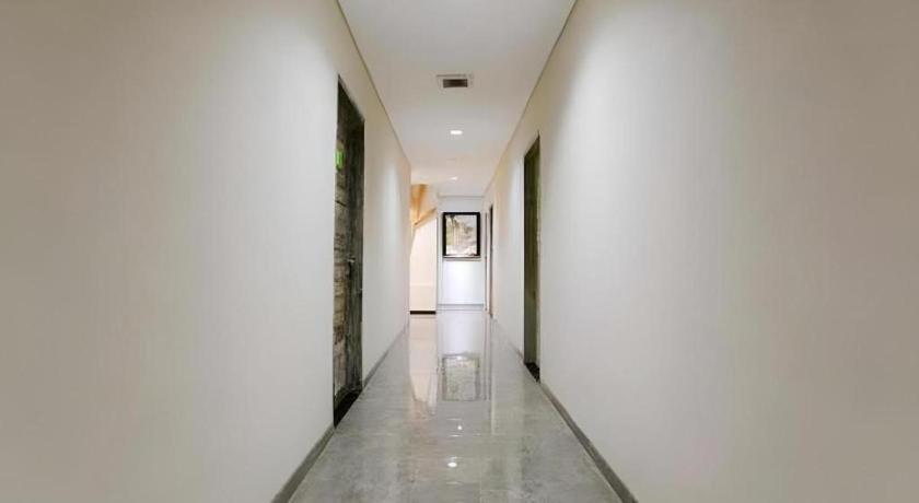 Life Puri Hotel Surabaya Gubeng Exterior foto